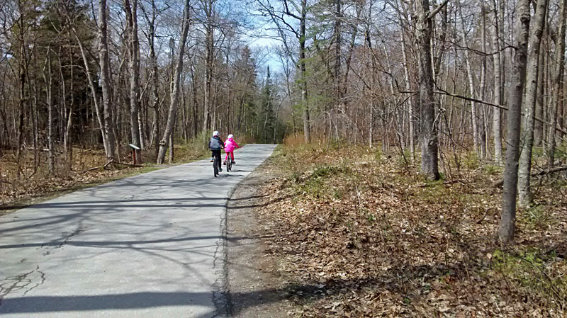 biking to sugarloaf mackinac island